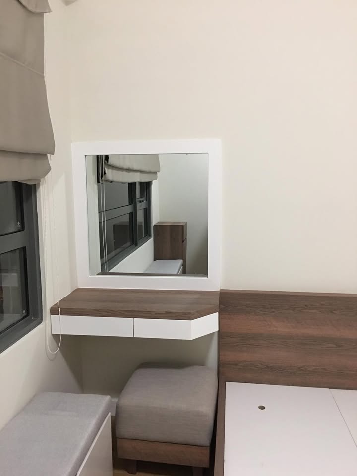 Bàn trang điểm treo tường mặt gỗ hộc trắng với gương vuông